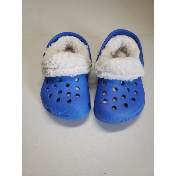 Infant Crocs With Fur Lining Size 2/3. - Picture 2 of 5